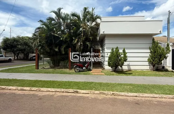 Casa ampla ótima localização!