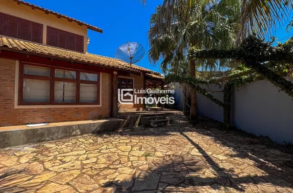 AMPLO SOBRADO DIPONÍVEL PARA VENDA!