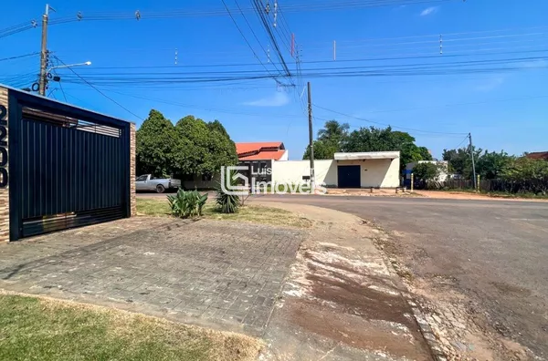 Excelente casa á apenas 3 quadras da avenida principal e 4 quadras da praça da liberdade!
