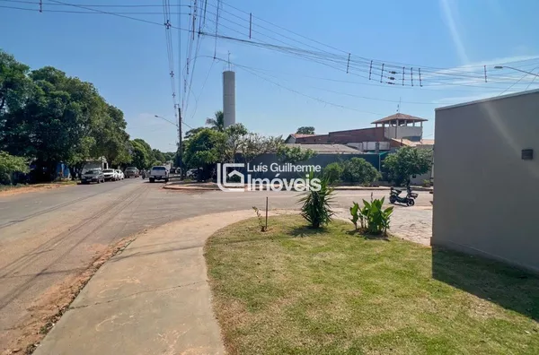 Excelente casa á apenas 3 quadras da avenida principal e 4 quadras da praça da liberdade!