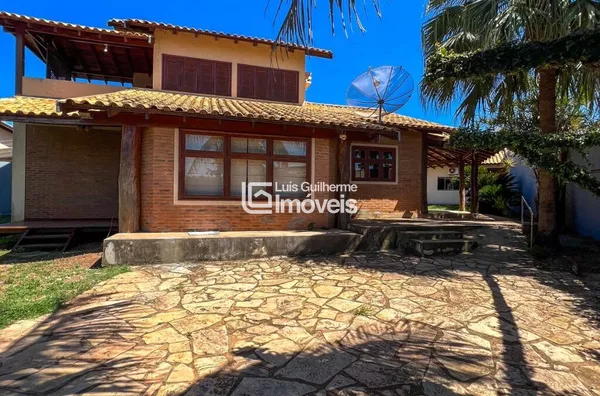 AMPLO SOBRADO DIPONÍVEL PARA VENDA!