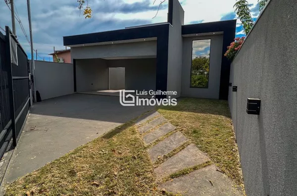 Casa com lindo design próximo ao Ginásio!