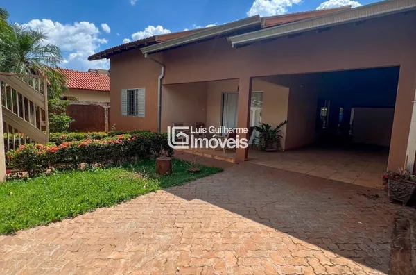 Casa ampla na Av. Heron do Couto