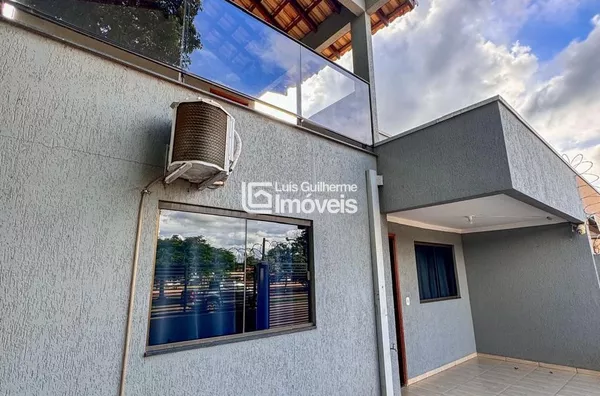 ÓTIMO SOBRADO- ESQUINA DE FRENTE PARA PRAÇA!