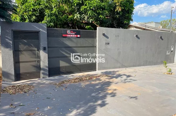 SOBRADO AMPLO DISPONÍVEL PARA VENDA!