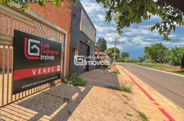 Casa ampla na Av. Heron do Couto