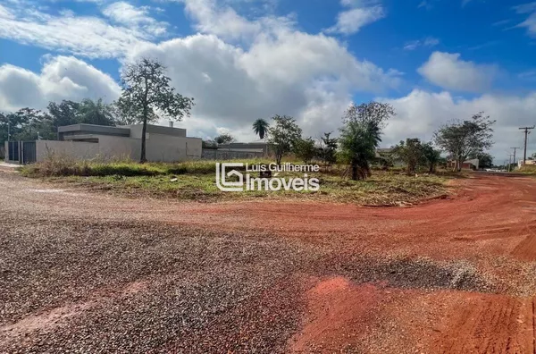 TERRENO AMPLO DE ESQUINA!