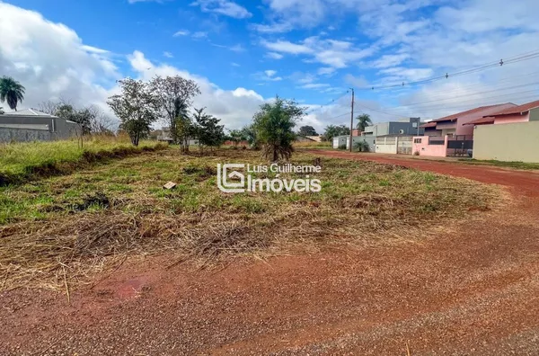 TERRENO AMPLO DE ESQUINA!