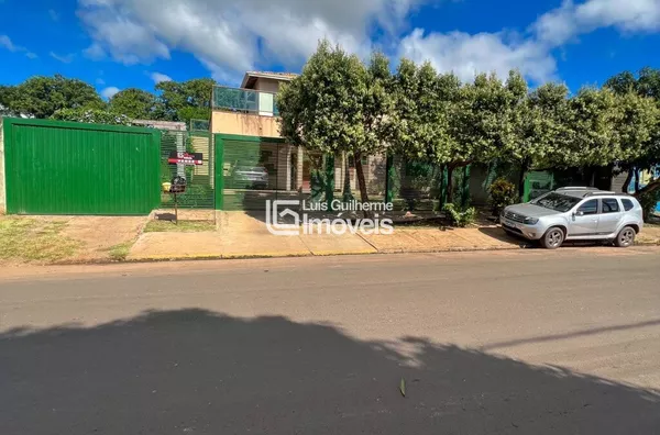 AMPLO SOBRADO DIPONÍVEL PARA VENDA!