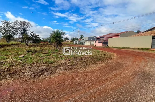 TERRENO AMPLO DE ESQUINA!