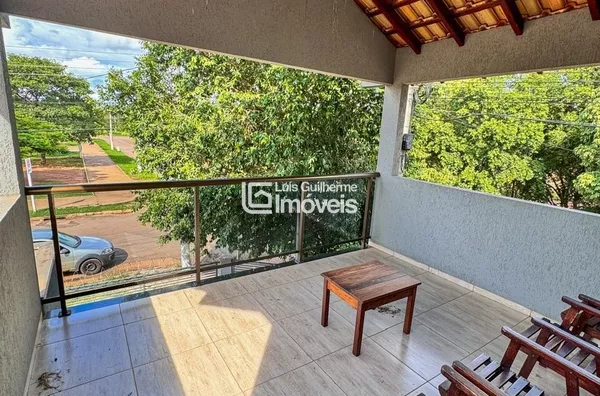 ÓTIMO SOBRADO- ESQUINA DE FRENTE PARA PRAÇA!