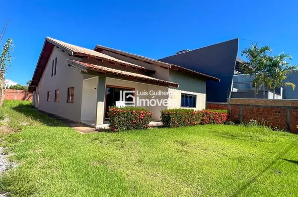Casa com 5 quartos disponível para investimento!