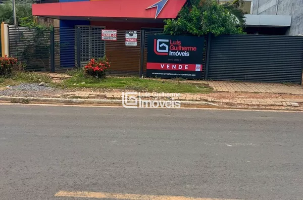 Casa comercial em ótima localização!