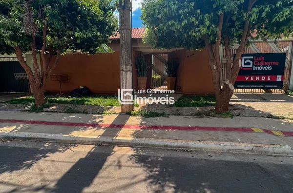 Casa ampla na Av. Heron do Couto