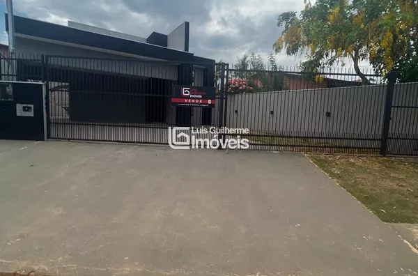 Casa com lindo design próximo ao Ginásio!