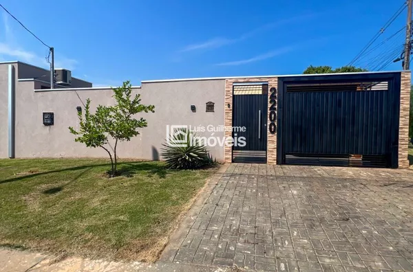 Excelente casa á apenas 3 quadras da avenida principal e 4 quadras da praça da liberdade!