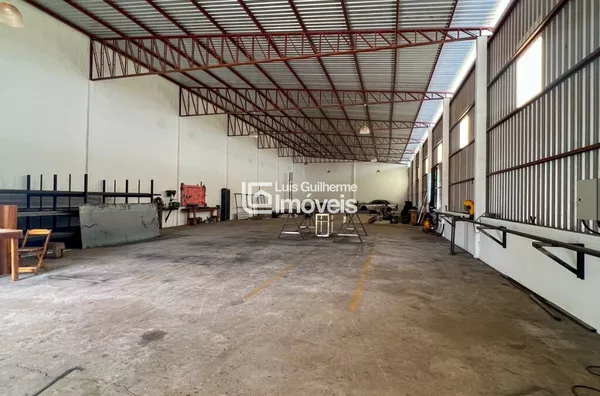 Barracão disponível para venda!