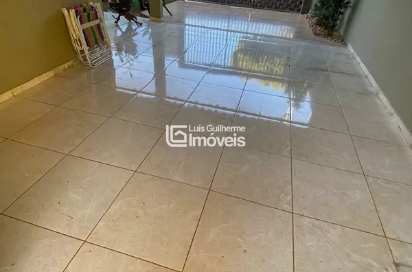 CASA EM ÓTIMA LOCALIZAÇÃO!