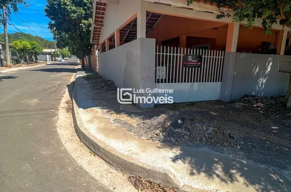 Casa ampla de esquina!