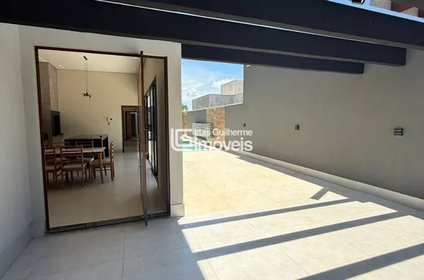 CASA AMPLA COM ACABAMENTO REFINADO!