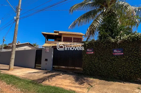 AMPLO SOBRADO DIPONÍVEL PARA VENDA!