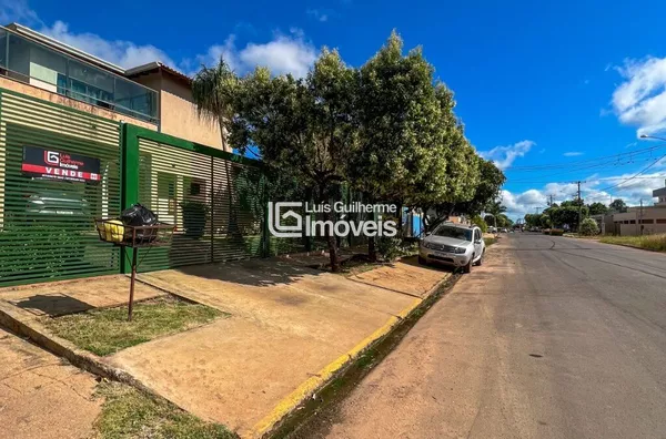 AMPLO SOBRADO DIPONÍVEL PARA VENDA!