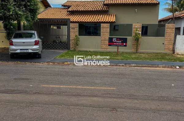 CASA EM ÓTIMA LOCALIZAÇÃO!