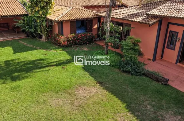 EXCELENTE OPORTUNIDADE PARA QUEM BUSCA ESPAÇO, E CONFORTO!