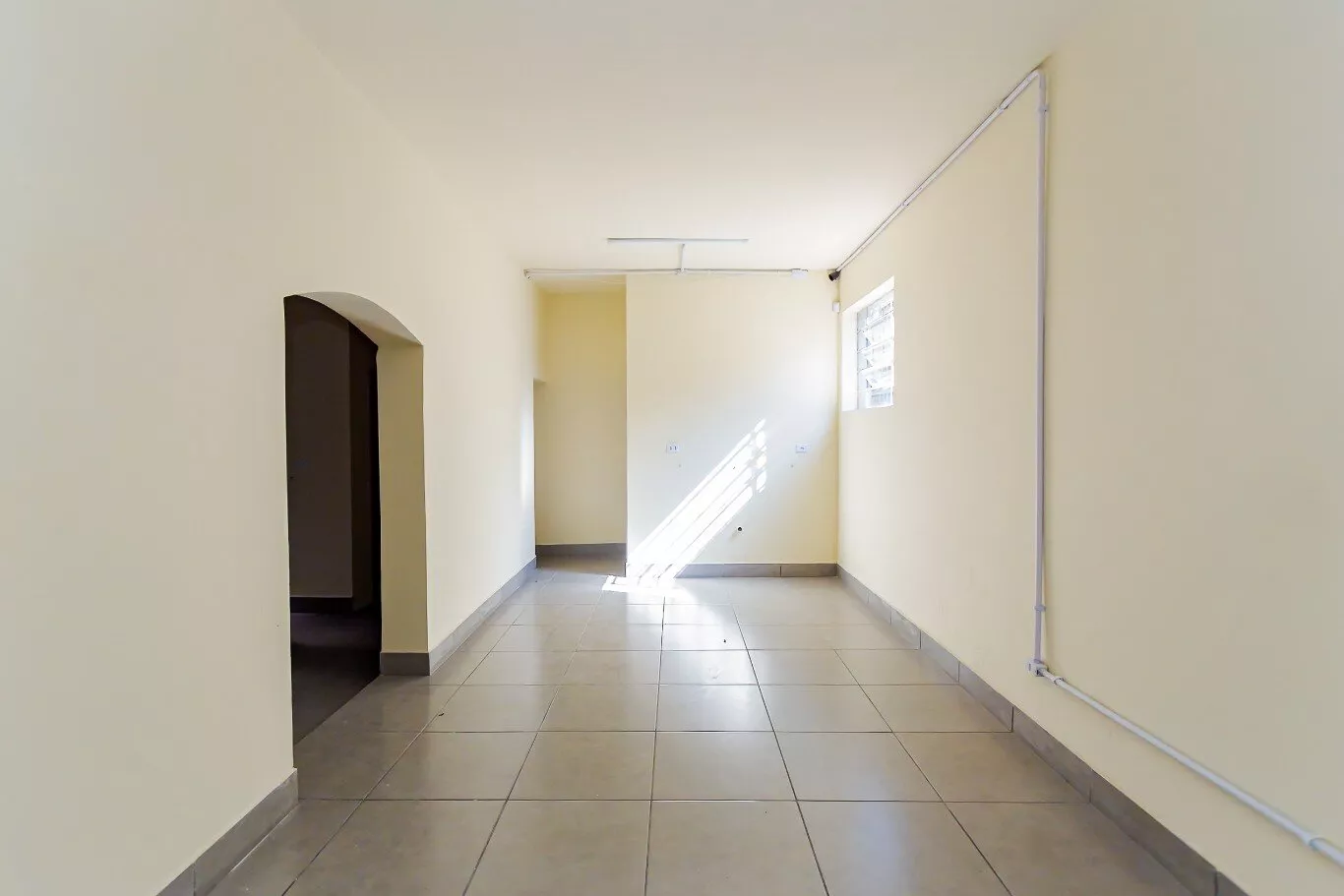 Casa Comercial para alugar com 7 quartos, 467m² - Foto 11