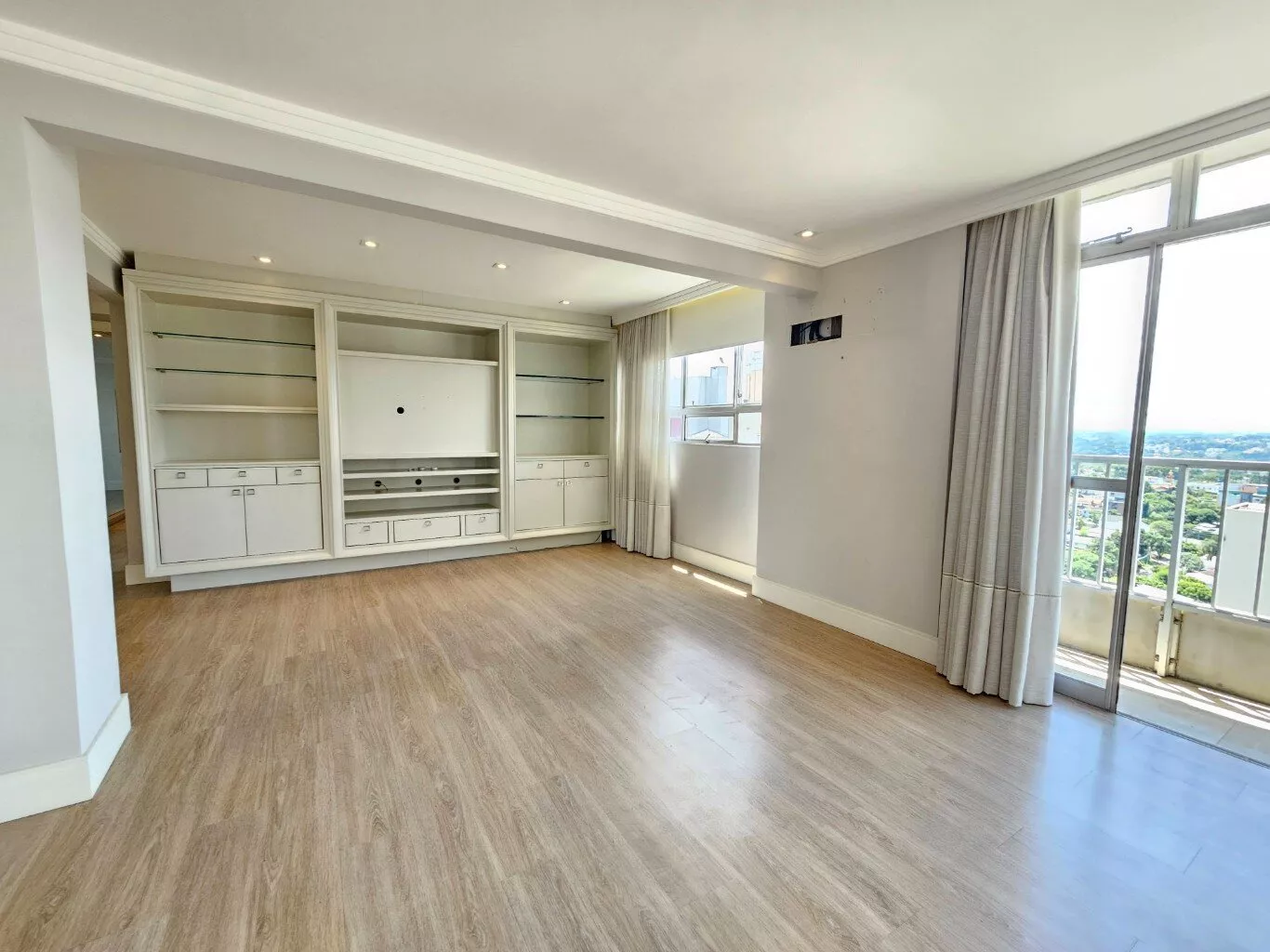 Apartamento à venda com 3 quartos, 155m² - Foto 6