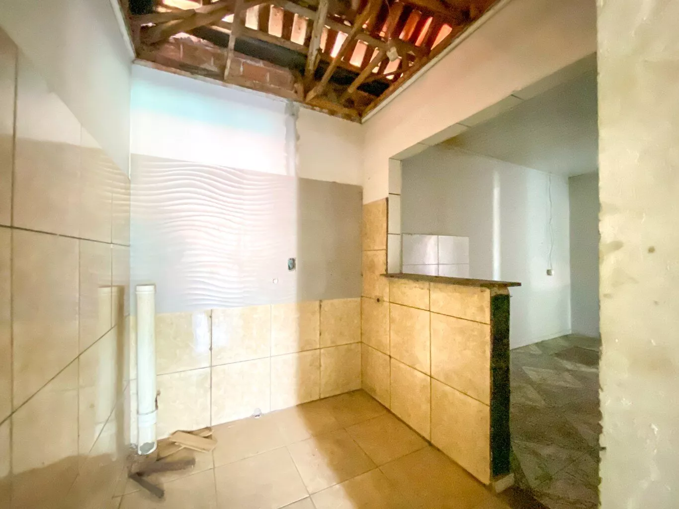 Casa à venda com 6 quartos, 180m² - Foto 14