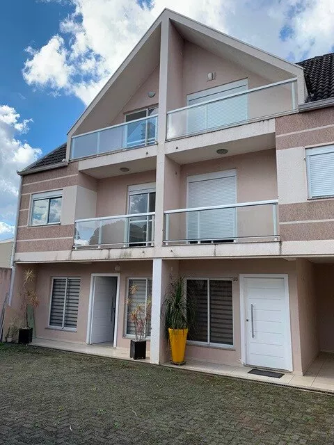 Sobrado à venda com 3 quartos, 195m² - Foto 1