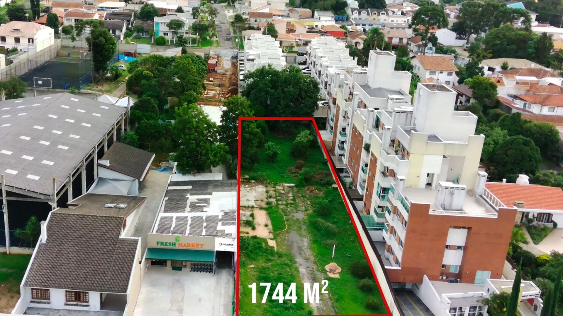 Terreno à venda, 1744m² - Foto 1