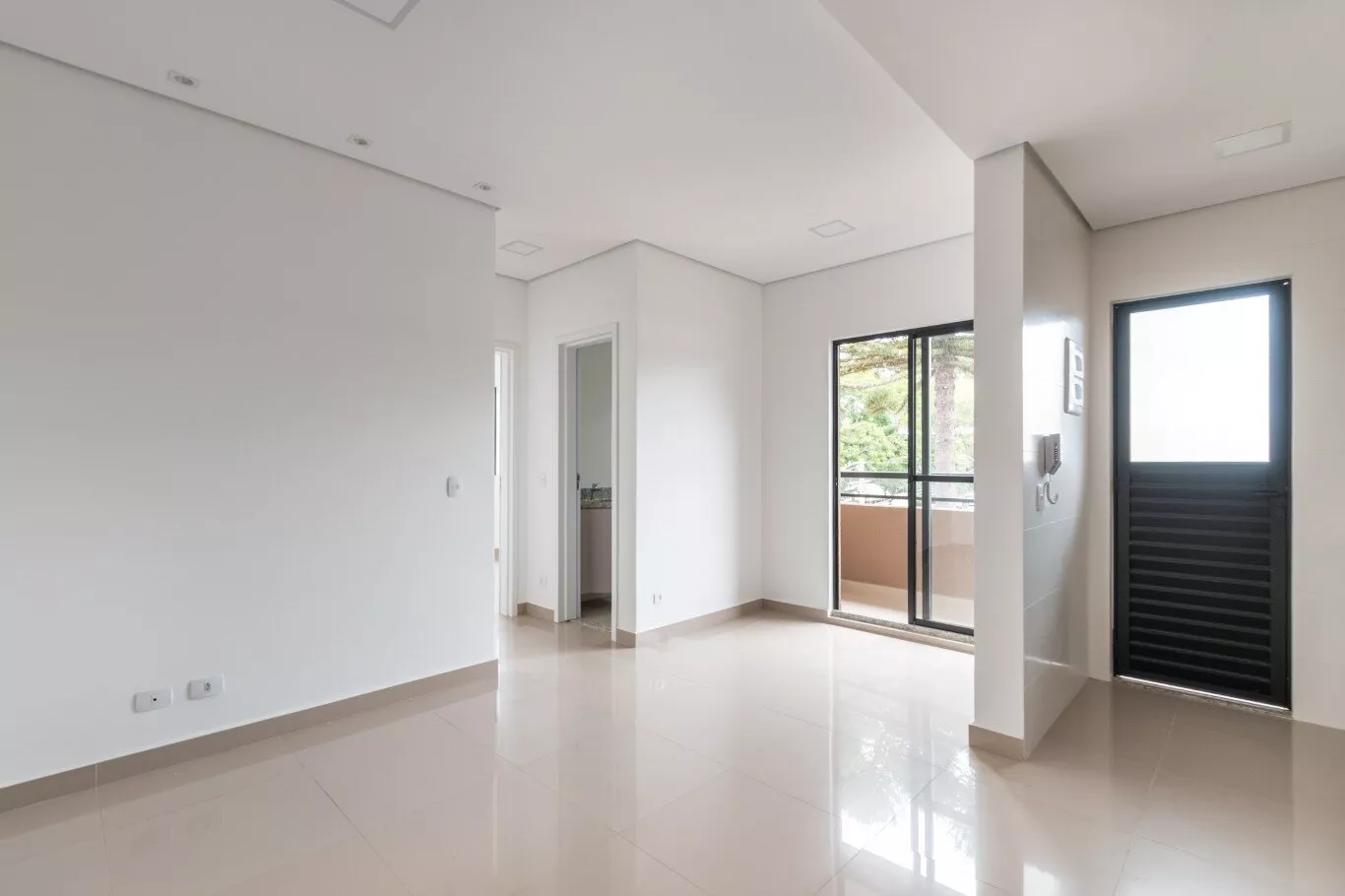 Apartamento à venda com 2 quartos, 68m² - Foto 2