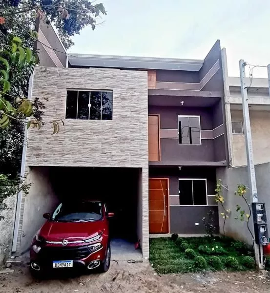 Sobrado à venda com 5 quartos, 250m² - Foto 1