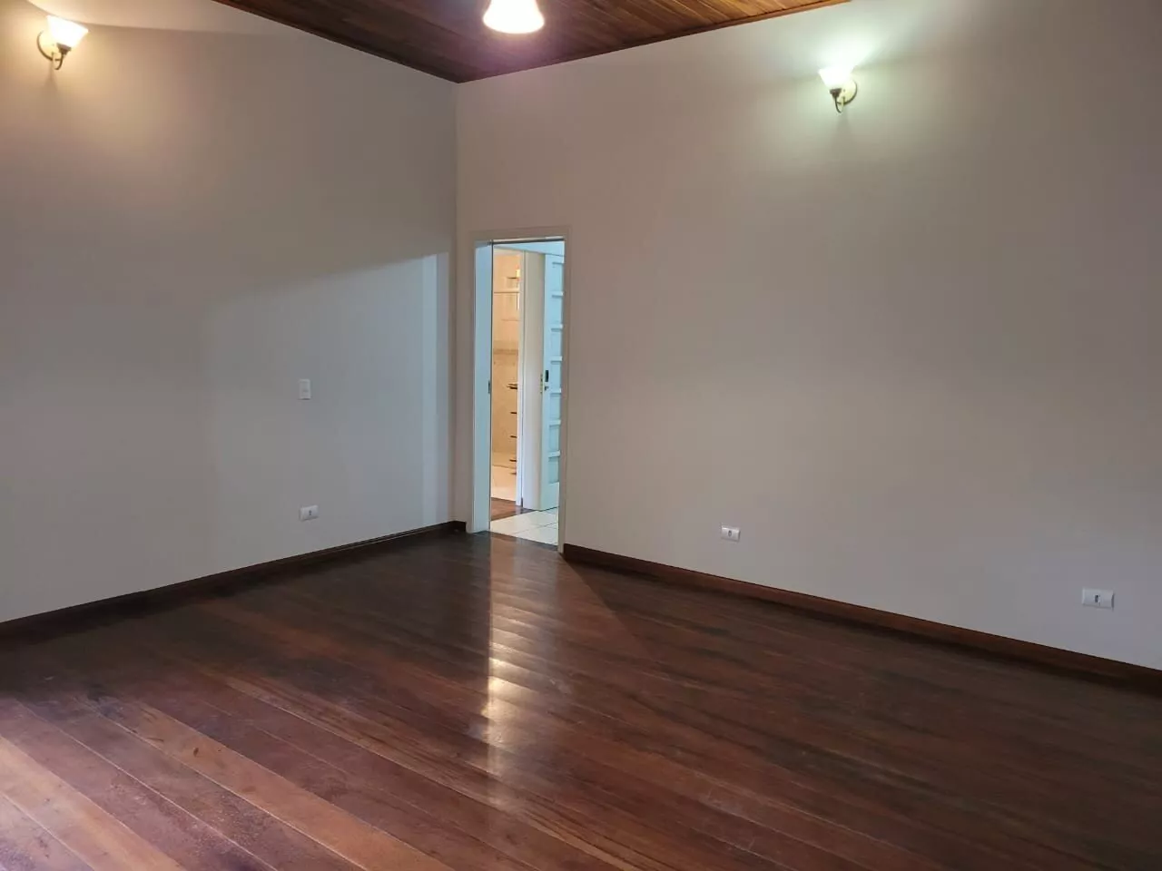 Casa à venda com 2 quartos, 220m² - Foto 6