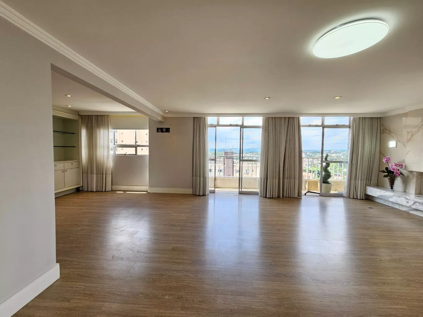 Apartamento à venda com 3 quartos, 155m² - Foto 4