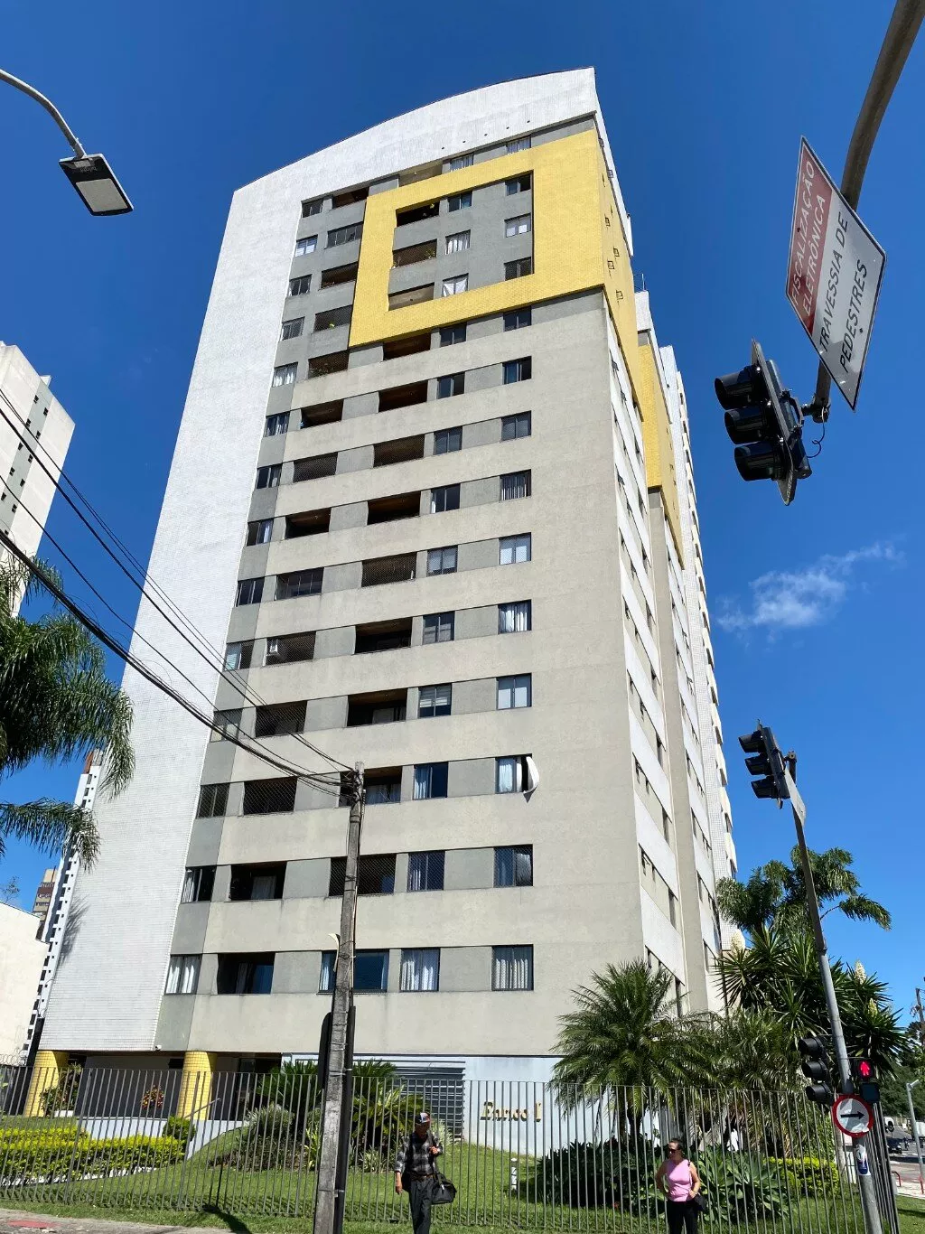 Apartamento à venda com 2 quartos, 67m² - Foto 1