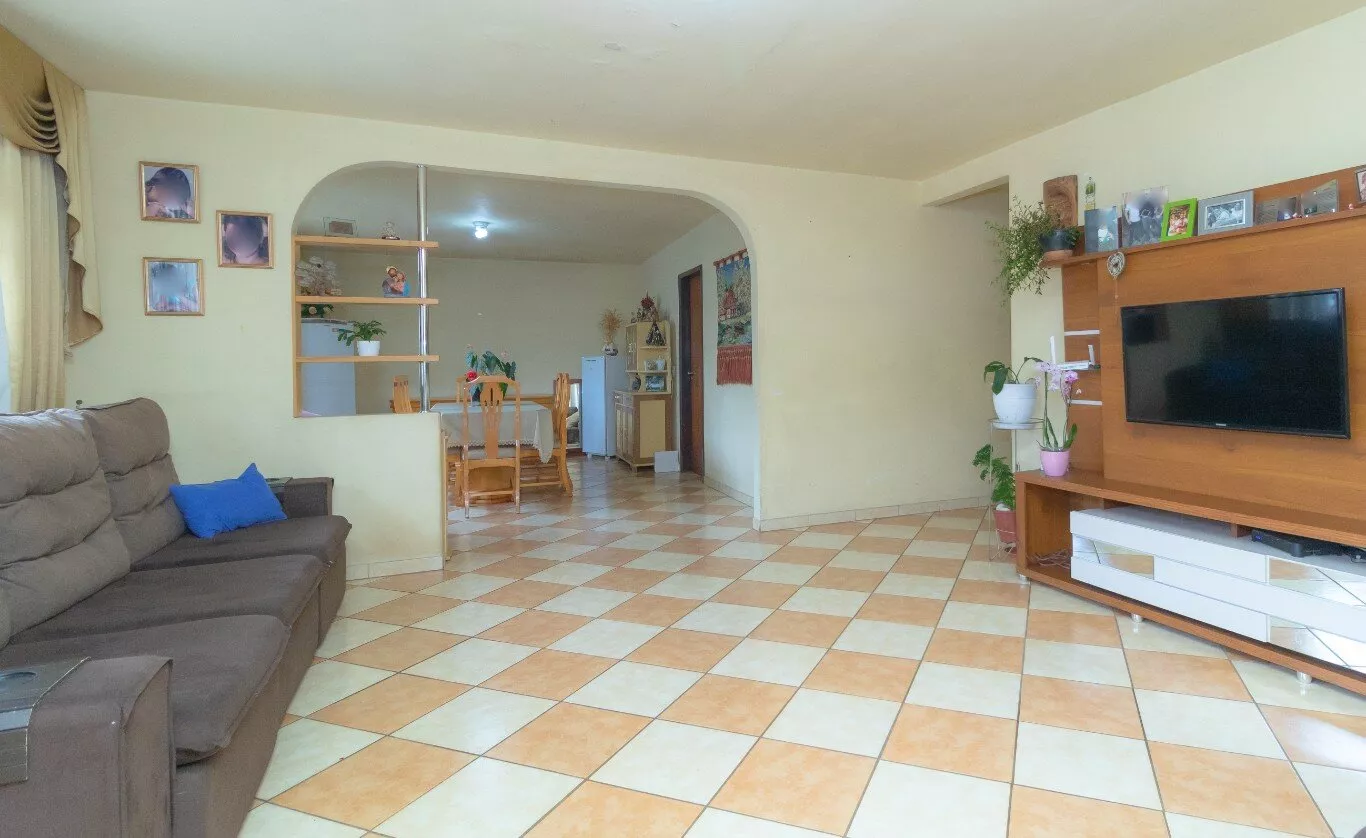 Casa à venda com 6 quartos, 360m² - Foto 4