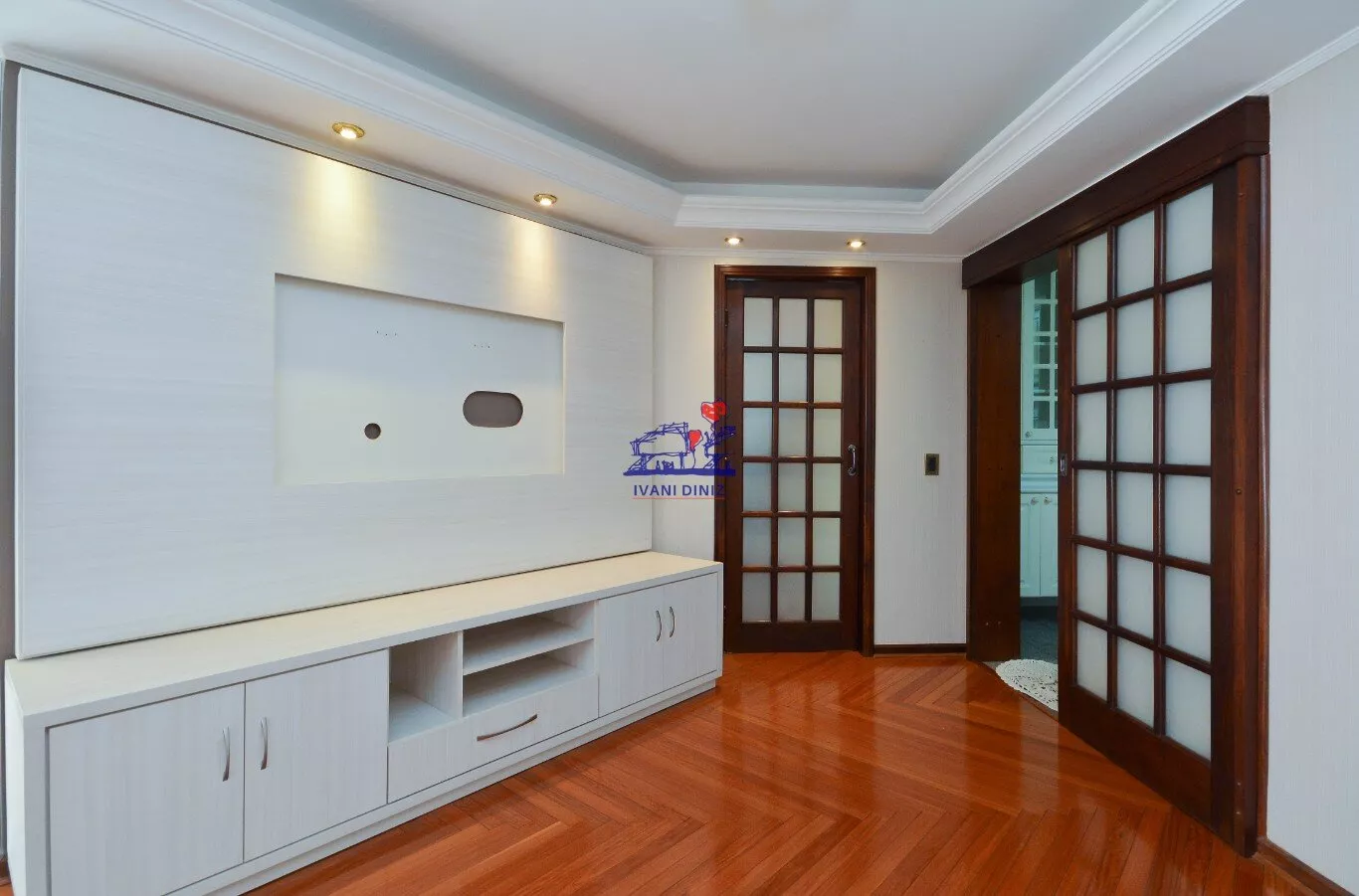 Apartamento à venda com 3 quartos, 107m² - Foto 7