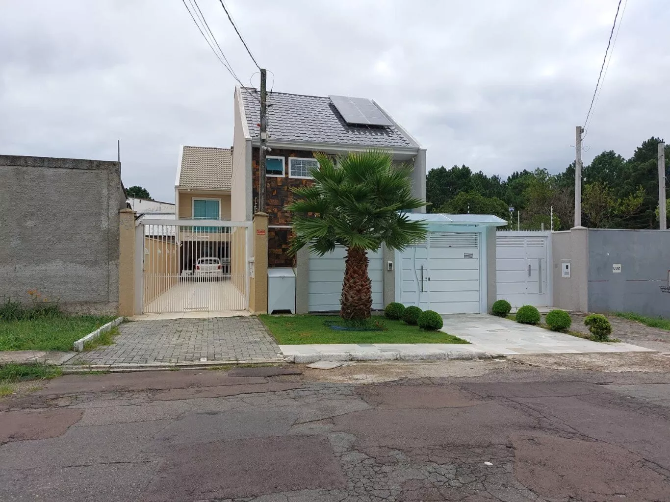 Sobrado à venda com 3 quartos, 127m² - Foto 1