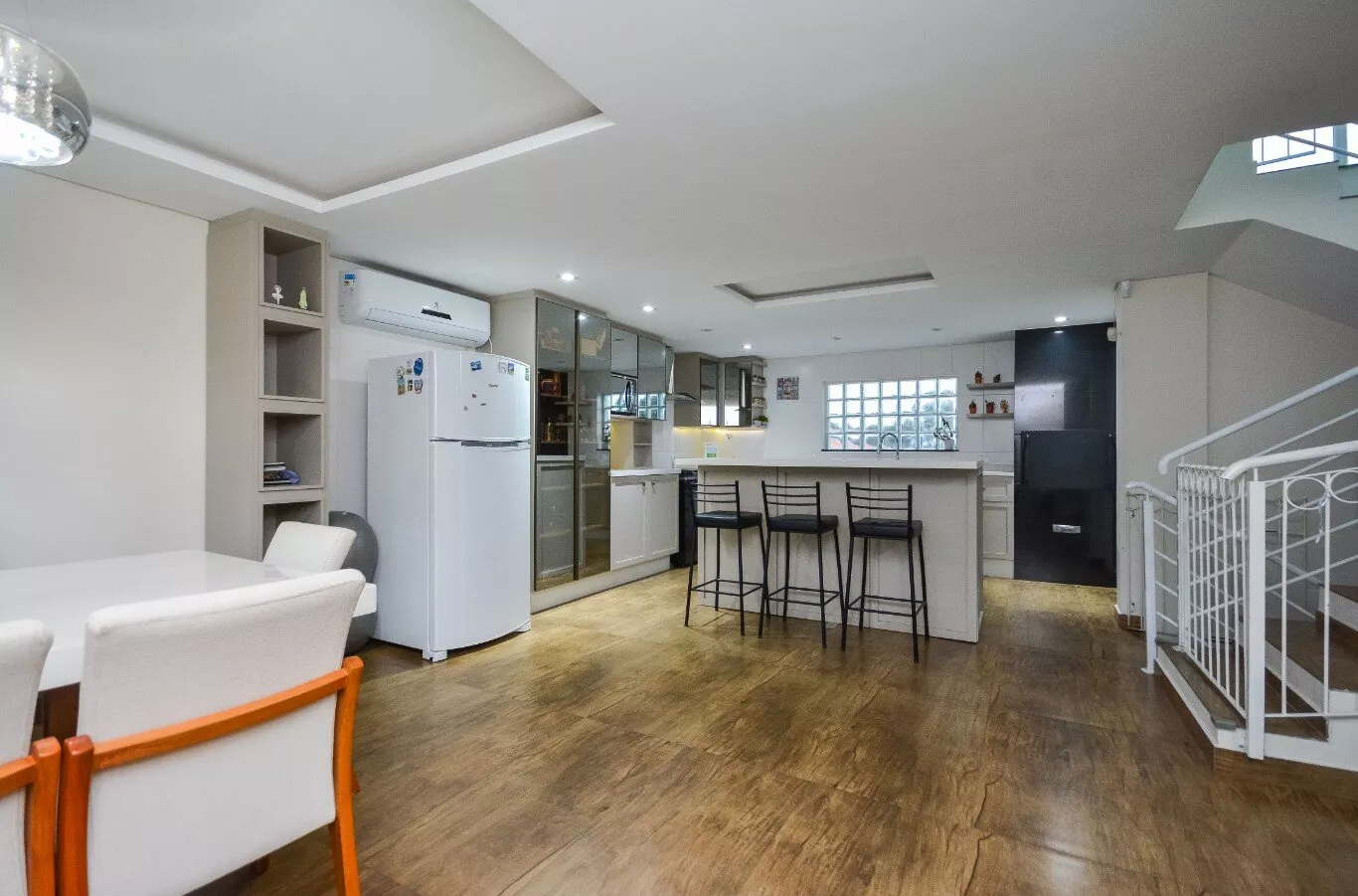 Casa à venda com 3 quartos, 161m² - Foto 3