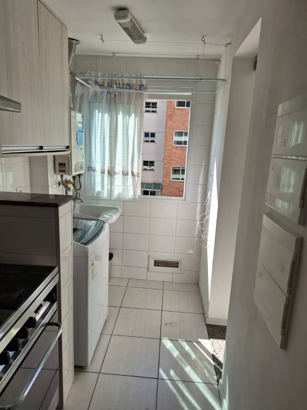 Apartamento à venda com 3 quartos, 20m² - Foto 2