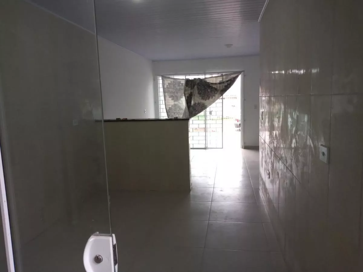 Casa à venda com 3 quartos, 72m² - Foto 2