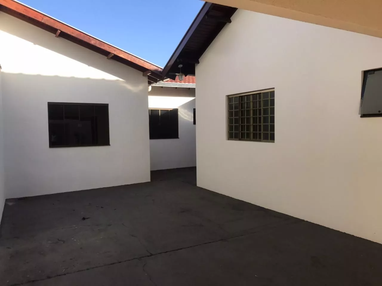 Casa à venda com 3 quartos, 159m² - Foto 2