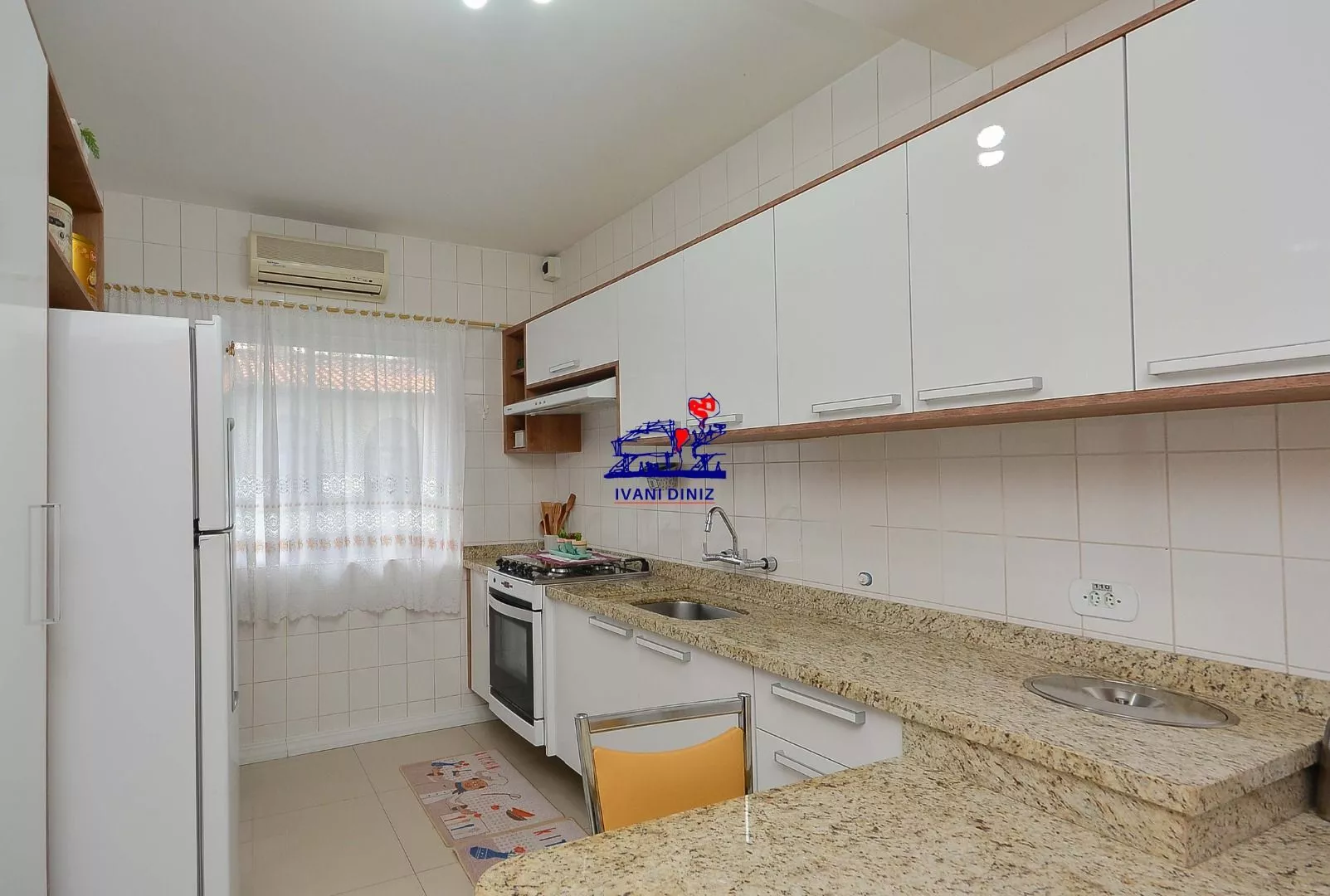 Casa à venda com 4 quartos, 191m² - Foto 11