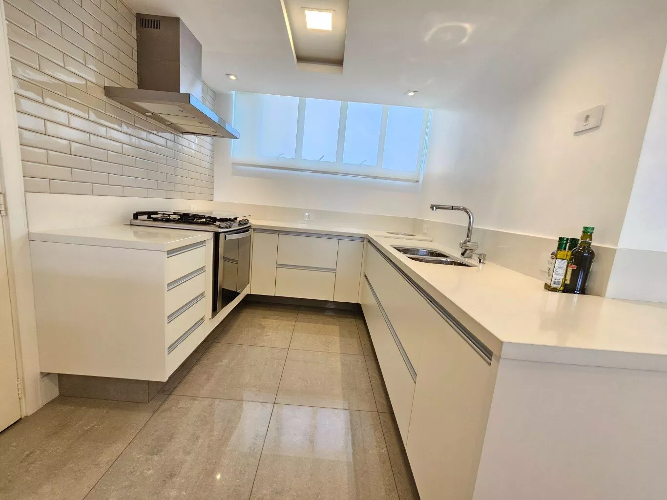 Apartamento à venda com 3 quartos, 155m² - Foto 9