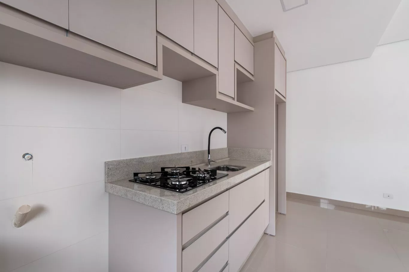 Apartamento à venda com 2 quartos, 68m² - Foto 7