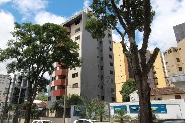 Apartamento à venda com 4 quartos, 201m² - Foto 2