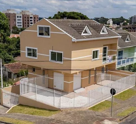 Sobrado à venda com 3 quartos, 268m² - Foto 1